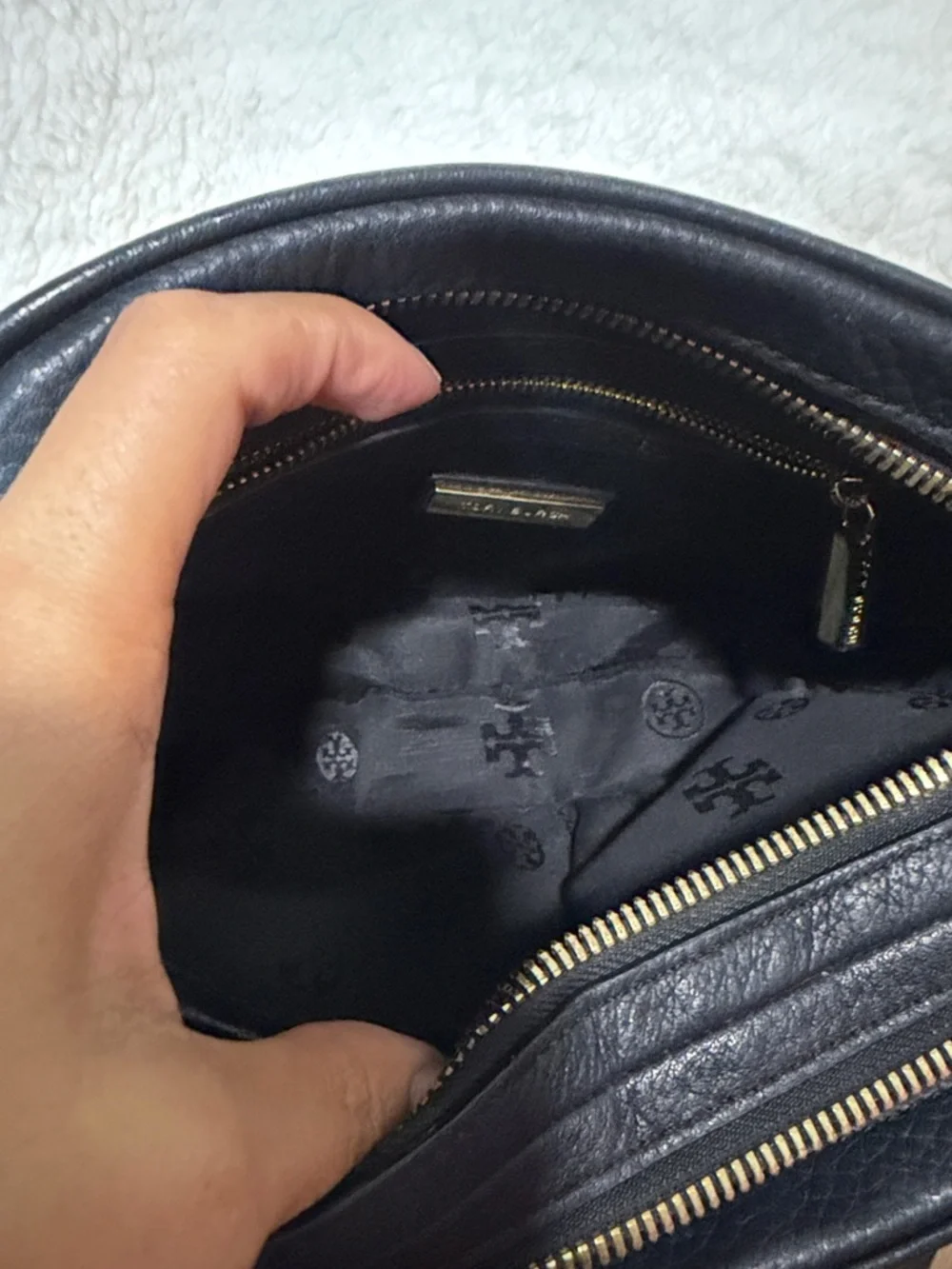 Tory‎ Burch Robinson Double Zip Crossbody Bag EUC